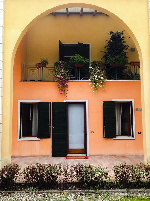 Appartamento Di Andrea Valeggio sul Mincio Italy